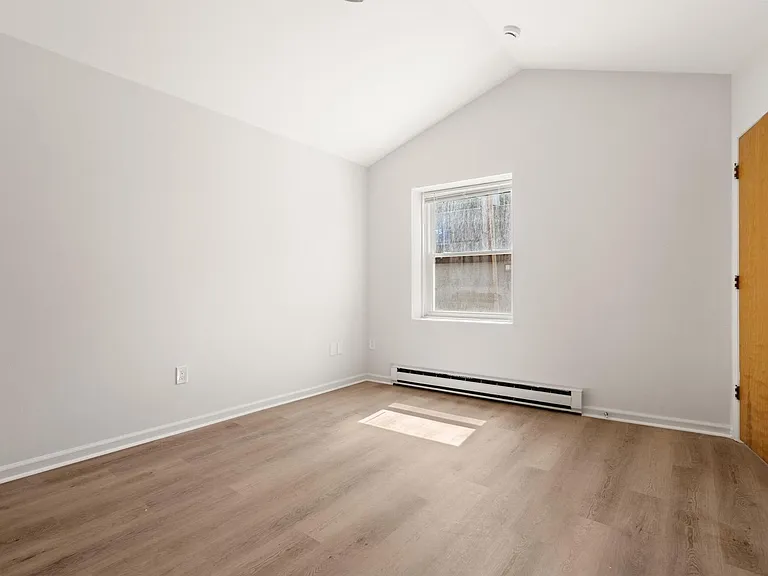 31 Railroad St #10 — Photo 15
