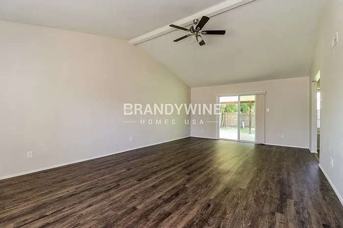 802 Edgemont Dr — Photo 6