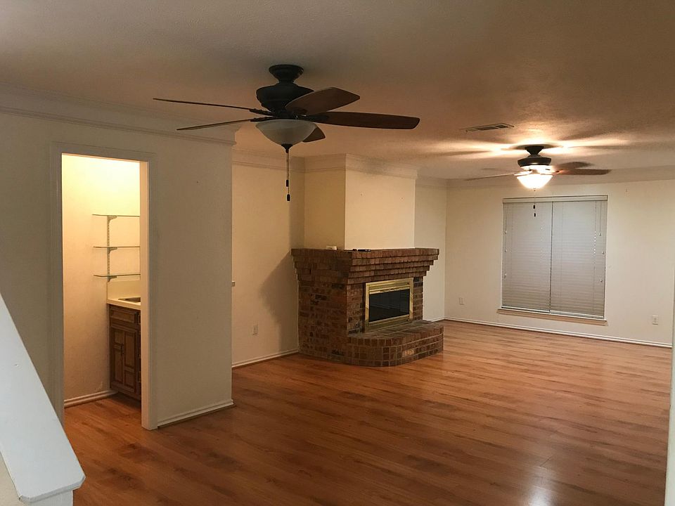 2nd image of 3318 San Mateo Dr