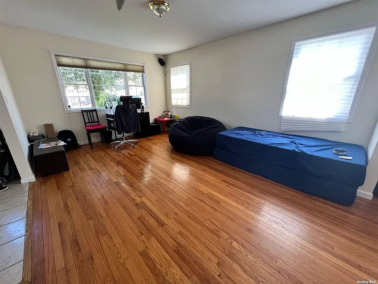 35 Willis Ave — Photo 6