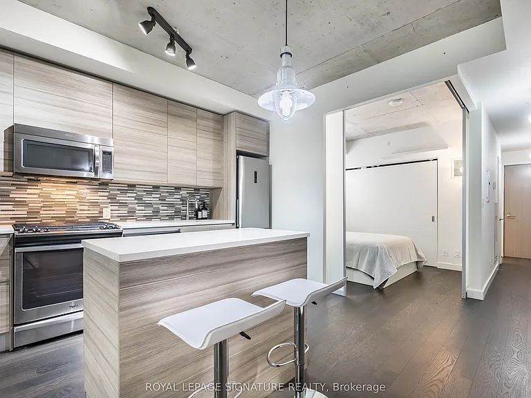 111 Bathurst St #318 — Photo 10
