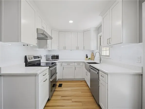 2077 Grey Fox Ln, Virginia Beach, VA 23456