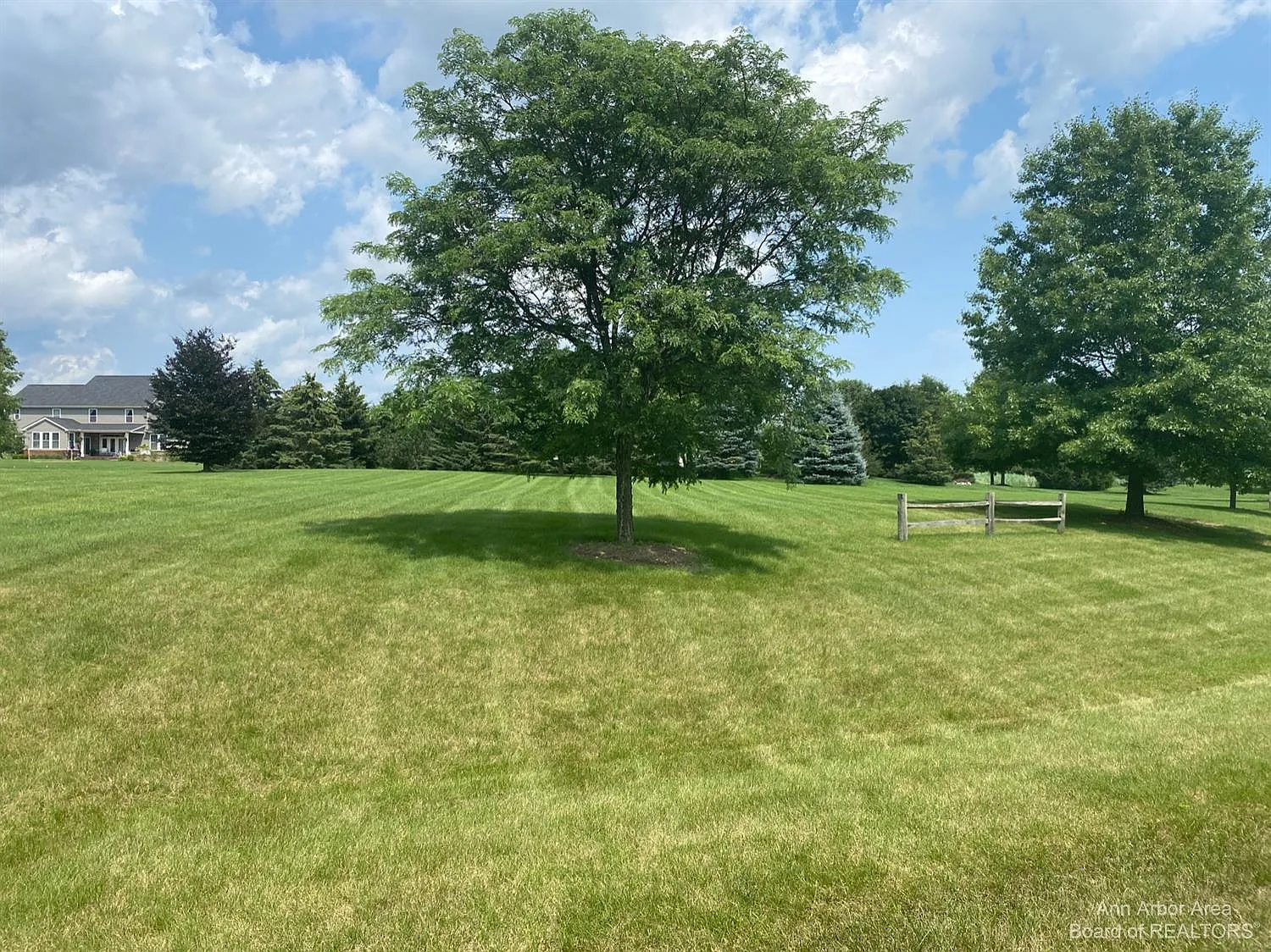5745 Catherine Ct photo 1