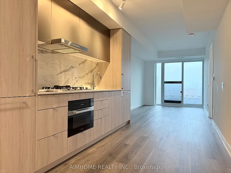 771 Yonge St #1606 — Photo 3