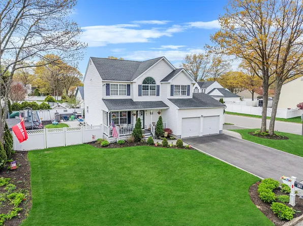 12 Orange Avenue, Port Jefferson, NY 11776
