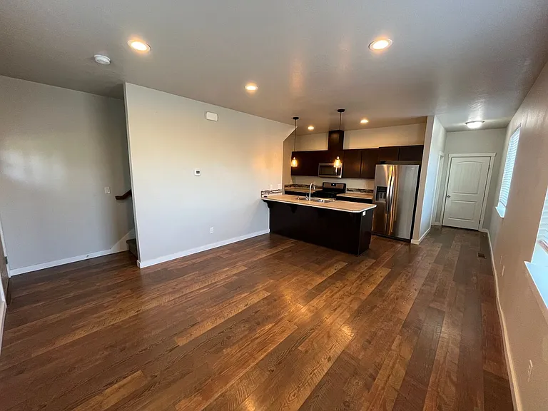 63159 NE De Haviland St — Photo 2