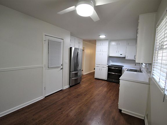 4th image of 2953 Evans Woods Dr