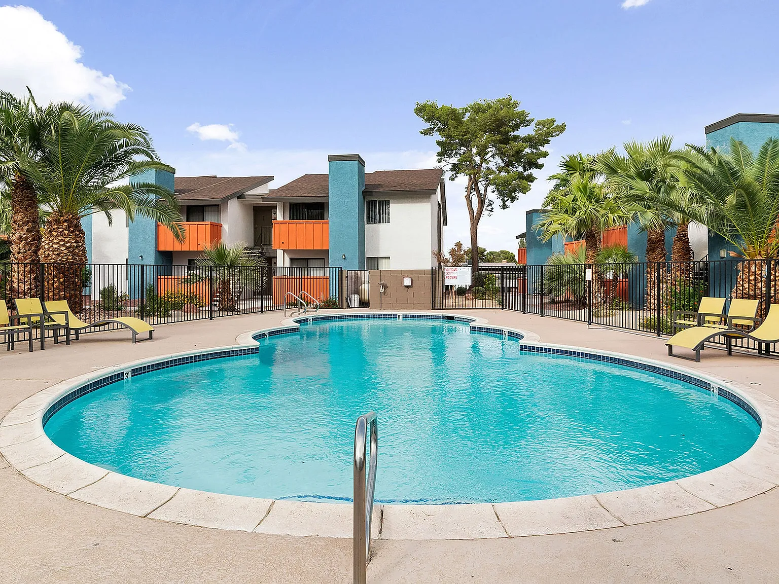 Tropicana Royale — Photo 1