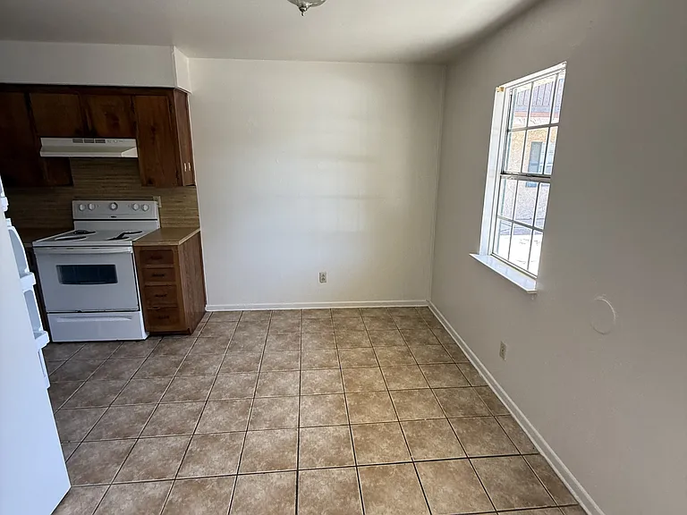 208 Veterans Ave #106 — Photo 4