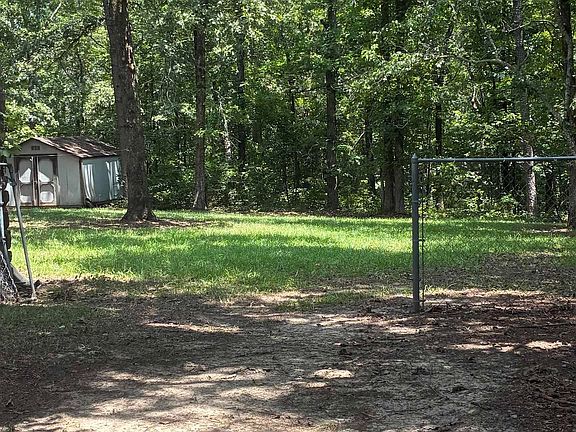 3rd image of 1385 Pearson Rd
