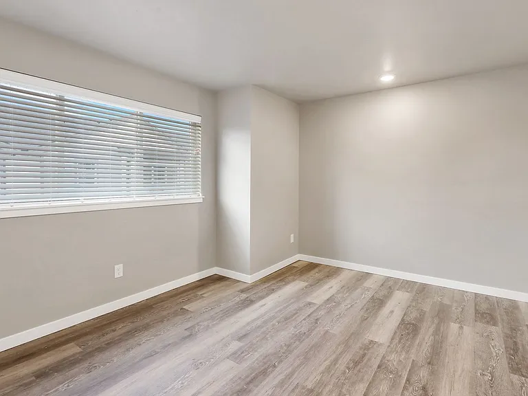1841 Eastgate Loop — Photo 11