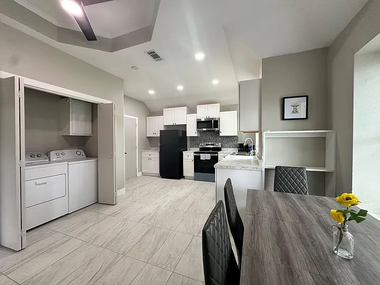 Briar Meadow Dr — Photo 10