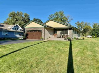 211 N Benton St, Winnebago, IL 61088
