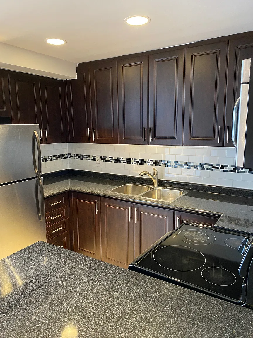 368 Eglinton Ave E #606 photo 1