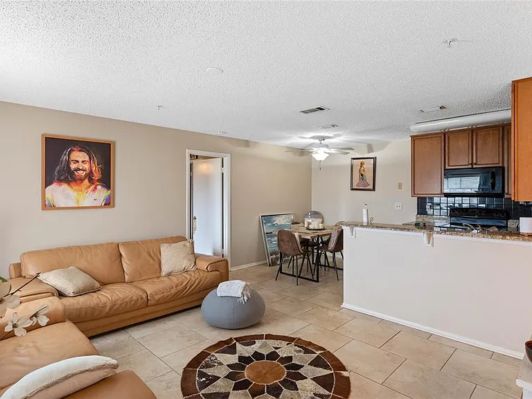 633 Buoy Ln #306 — Photo 4