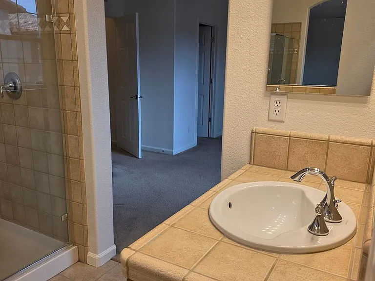 1815 Wind Ranch Rd #B — Photo 28