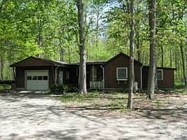 2nd image of 7182 Woodland Trl