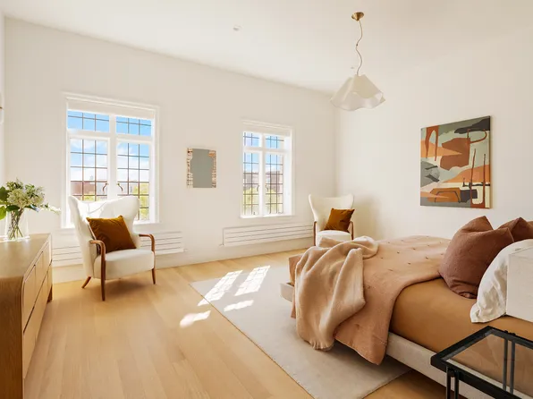 155 Noble Street image 11 of 22