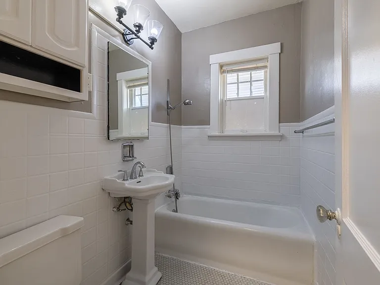 606 S 32nd Ave — Photo 43