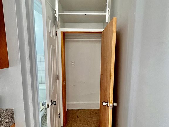 5th image of 118 Oliver Ave APT 3
