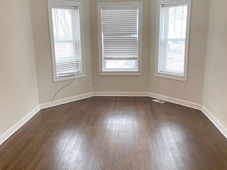 1st image of 3711 N Hoyne Ave #1F