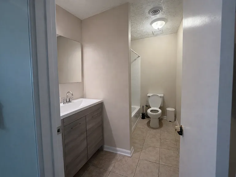 125 Laurie Dr — Photo 4