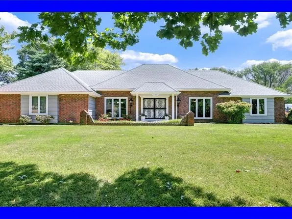 11331 Summit St, Kansas City, MO 64114