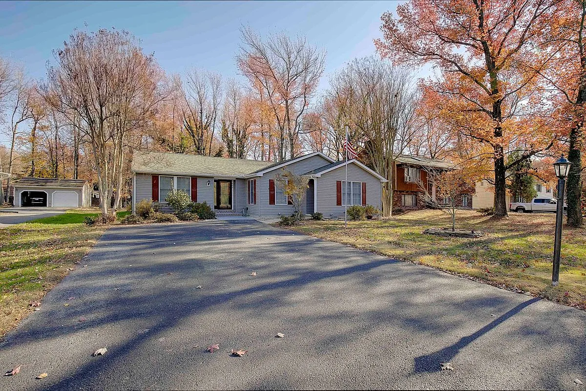3 bed, 2.5 bath, 1936 sqft, $3,100 — Photo 1