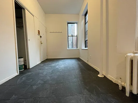 Rented by HOLTON REAL ESTATE INC. | media 13