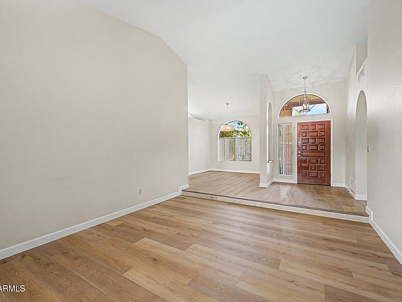 4th image of 1933 E BUENA VISTA Drive