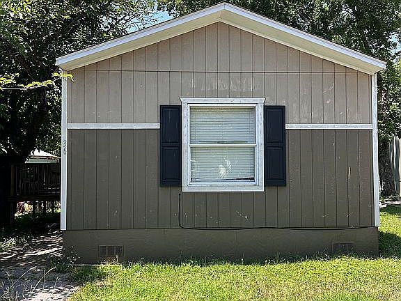 2nd image of 4511 Lucksinger Ln Trailer 36