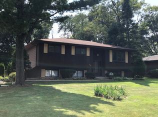 29W235 Lee Rd, West Chicago, IL 60185