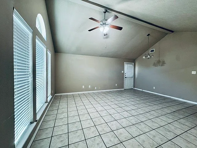 3 bed, 1322 sqft, $1,600 — Photo 3