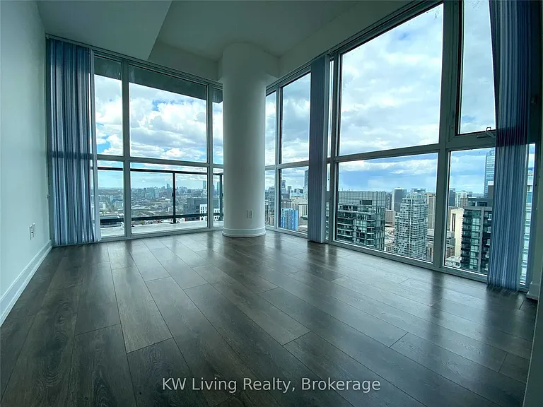 87 Peter St #Penthouse 209 — Photo 12