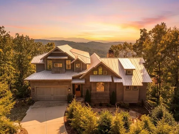 207 Utana Bluffs Trl, Ellijay, GA 30540