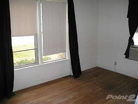 4th image of 4912 Fairfax St