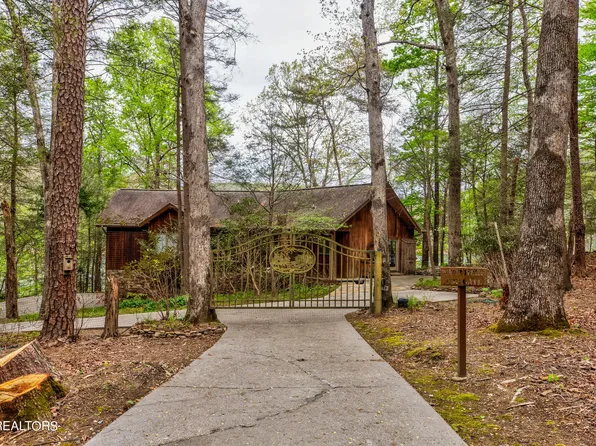 165 Hemlock Bluff Ln, Caryville, TN 37714