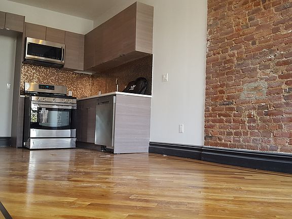 2nd image of 1100 Jefferson Ave #03
