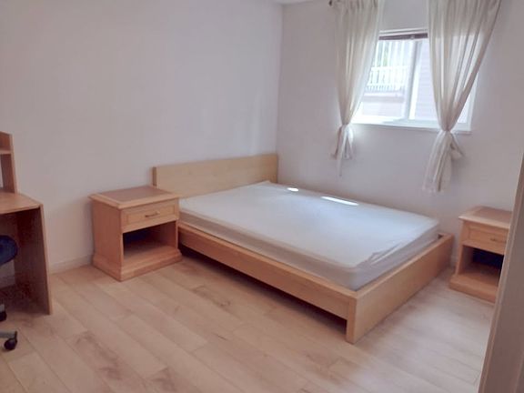 5th image of 5051 Imperial St #3
