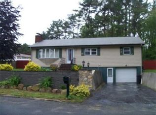 21 Marion St, Acushnet, MA 02743