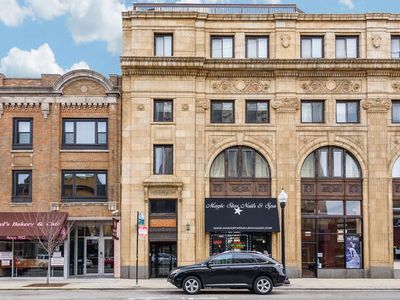 3325 N Lincoln Ave APT 302, Chicago, IL, 60657