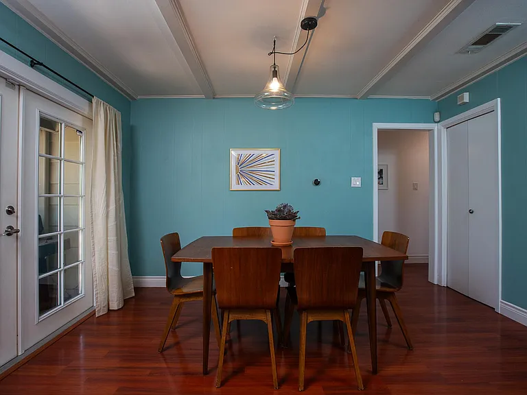 8511 Jamestown Dr — Photo 9