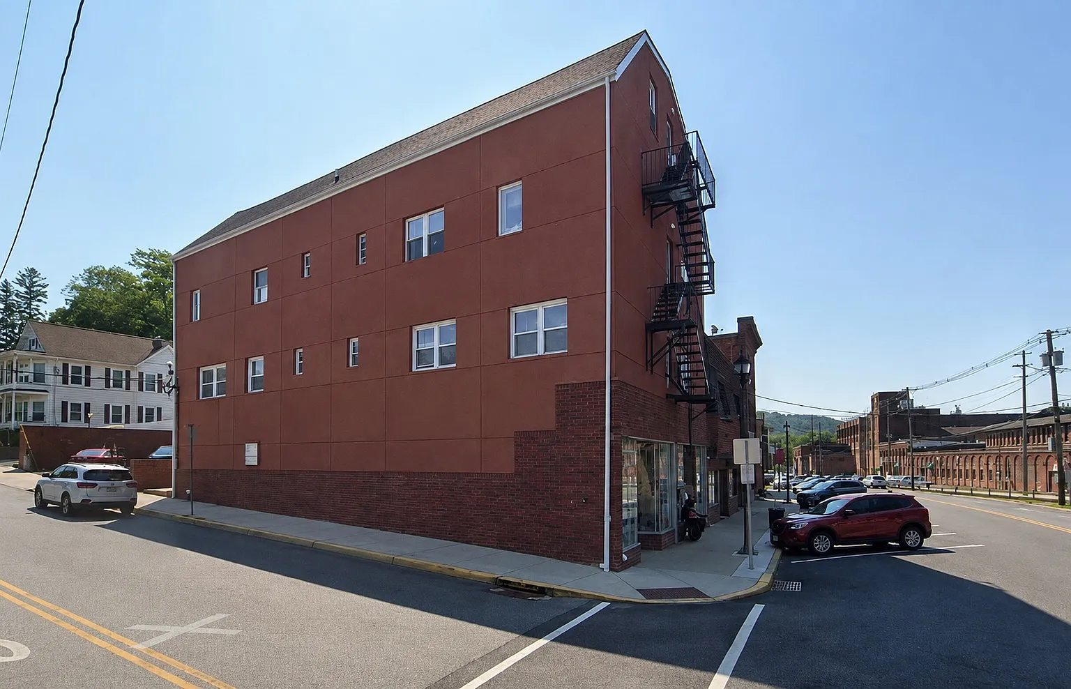 2 bed, 1000 sqft, $2,100 — Photo 1