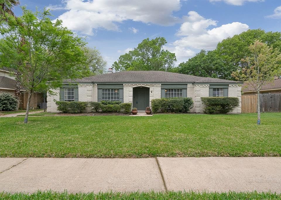 1st image of 338 Dawn Hill Dr