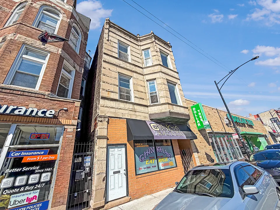2128 W Cermak Rd
