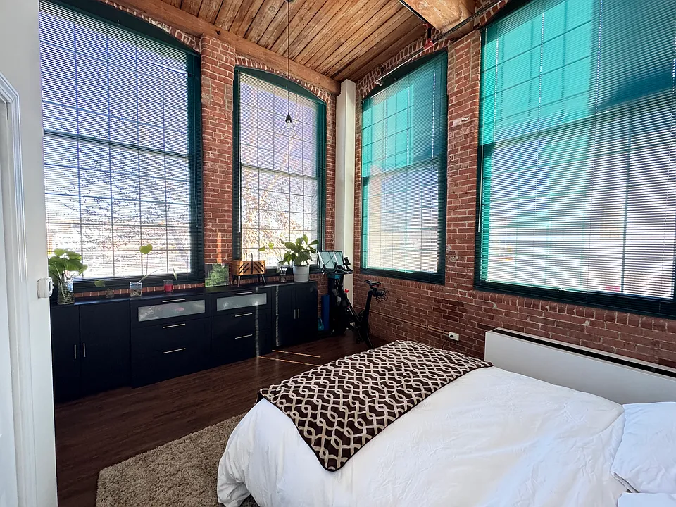 Filled with light or blinds can be adjusted, drawer units and cabinets for your clothes
