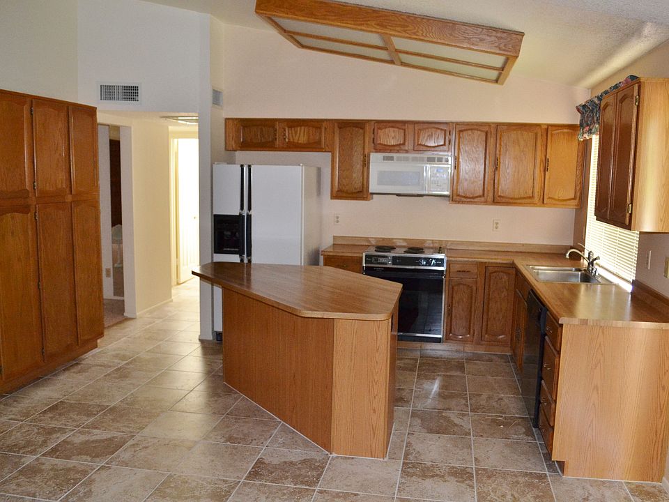 2nd image of 4726 E Redfield Rd