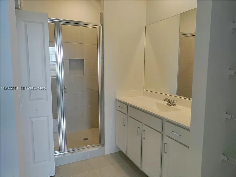 652 SE Lake Falls St — Photo 8
