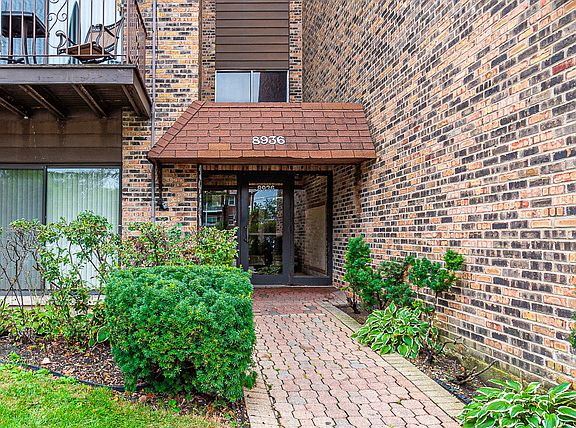2nd image of 8936 N Parkside Ave APT 312