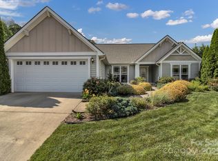 16 Sunview Cir, Arden, NC 28704